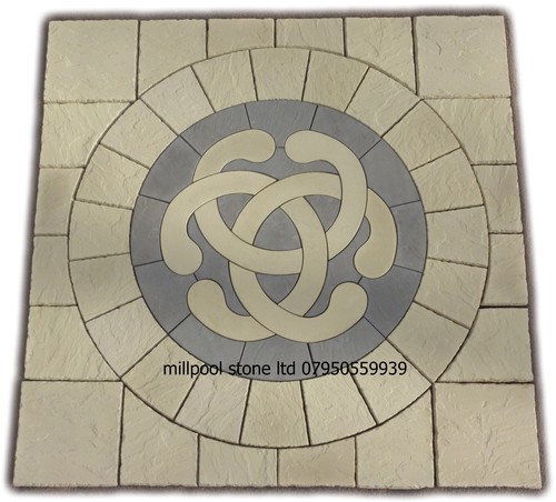 Love knot circle sq - x,